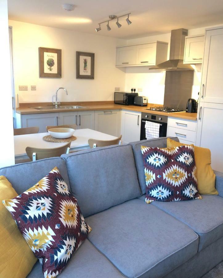 The Martins Apartment Питерборо Екстериор снимка