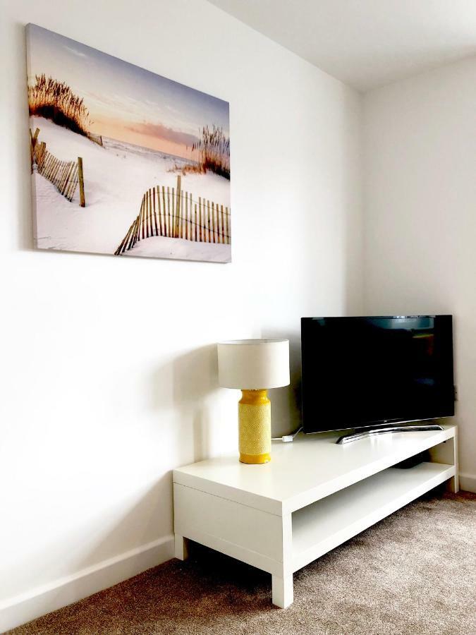 The Martins Apartment Питерборо Екстериор снимка